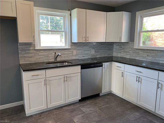 4th image of 6403 Forest Ave