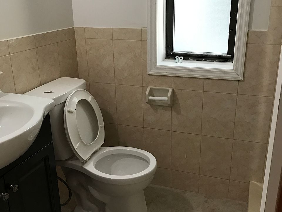 1st image of 2541 35th St