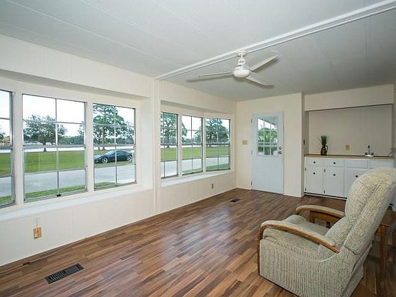 3rd image of 366 Egret Cir