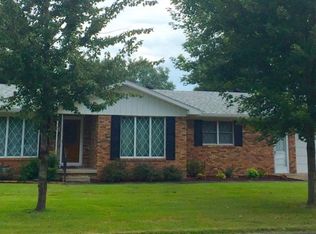 507 Montgomery Cir, Carmi, IL 62821