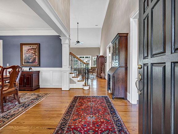 3rd image of 411 Cartgate Cir