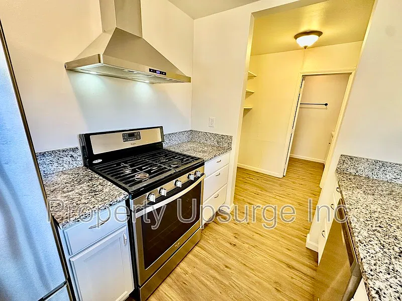 3 bed, 2.0 bath, 1330 sqft, $2,295 — Photo 4