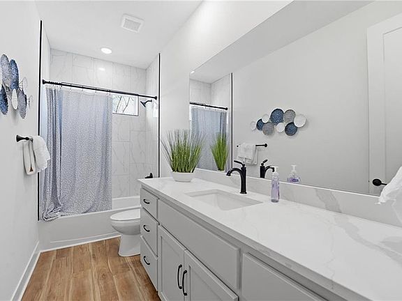 4th image of 1835 Woodward Cir