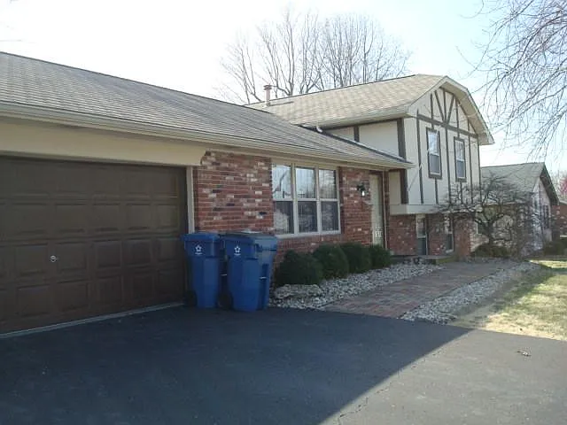115 Dana Dr photo 1