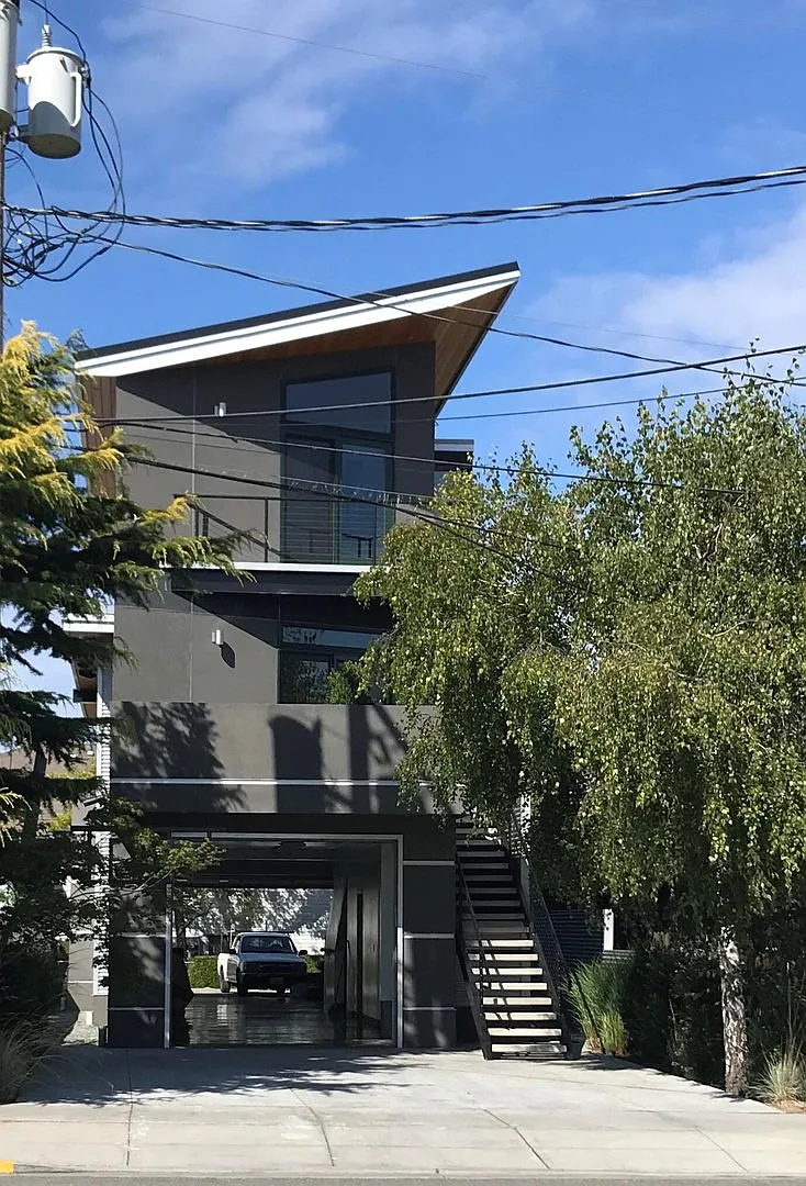 1012 22nd St #A — Photo 1