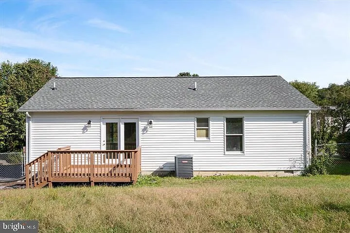 852 Morgan Pl — Photo 35