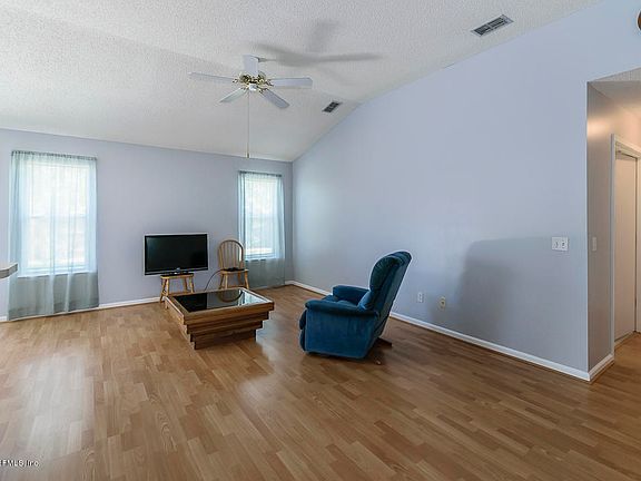 5th image of 12265 Amanda Cove Trl