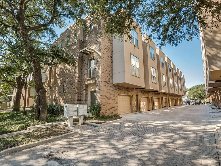4225 McKinney Ave #11 — Photo 1