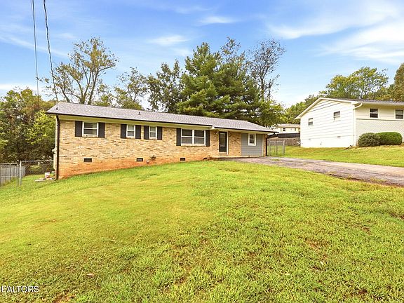 3rd image of 1313 Burton Rd