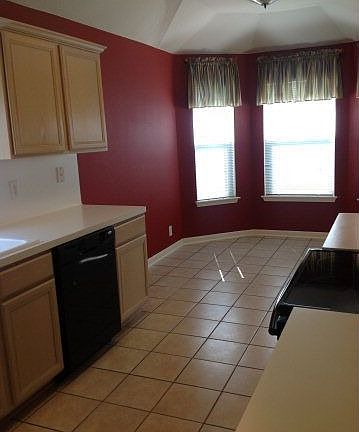 4th image of 1062 Rivertree Dr