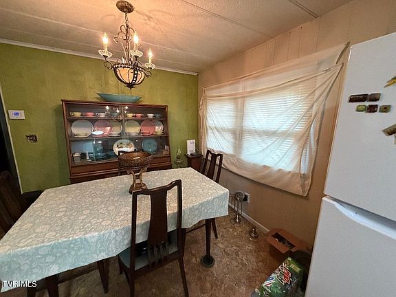 3rd image of 164 Elliott Dr