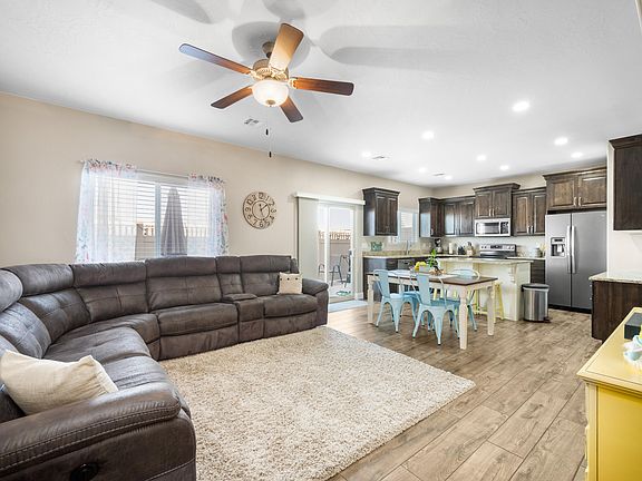 5th image of 1001 W Curly Hollow Dr #8