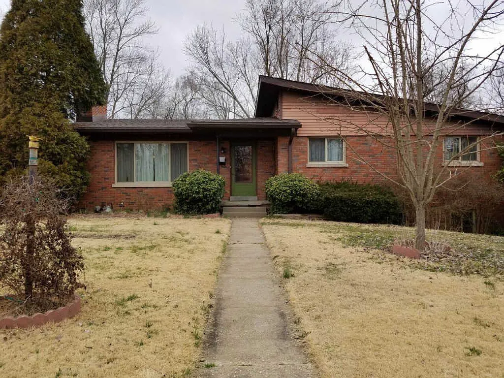 3220 Mockingbird Ln photo 1