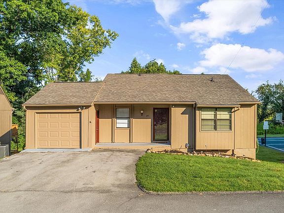 2nd image of 8709 Olde Colony Trl APT 33