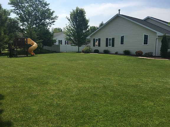 3rd image of 330 Winchester Dr