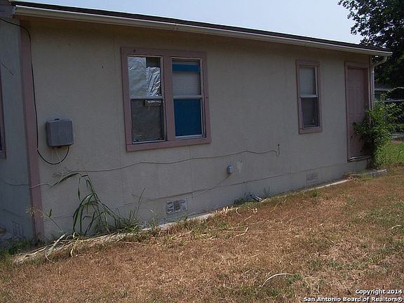 4th image of 142 Rosebud Ln
