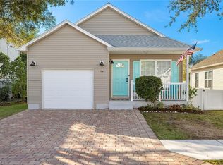 394 Leawood Cir, Naples, FL 34104