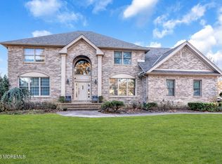 21 Old Queens Ct, Eatontown, NJ 07724