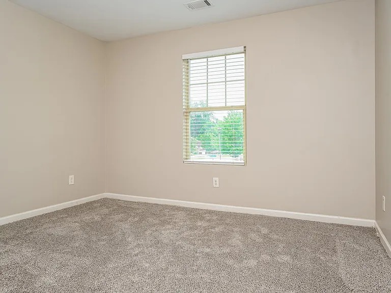 4047 Clay Ct SE — Photo 15