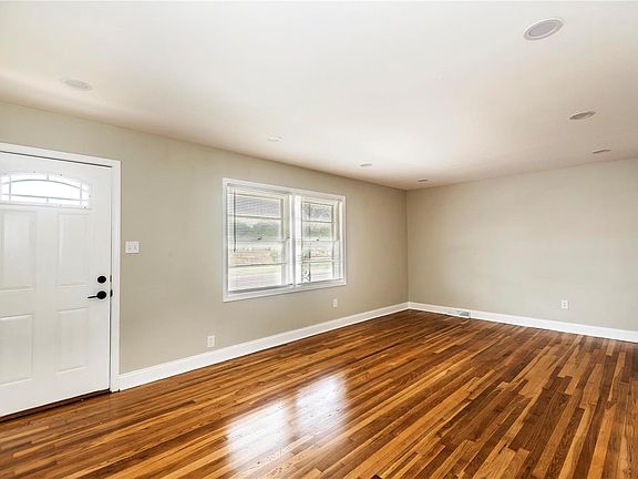 3rd image of 4053 Germania St