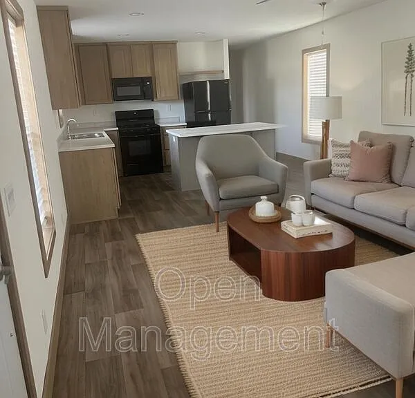 825 1st Ave E #83 — Photo 2