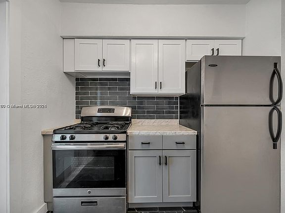 4th image of 9200 E Bay Harbor Dr APT 11