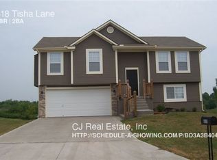 618 SW Tisha Ln, Grain Valley, MO 64029