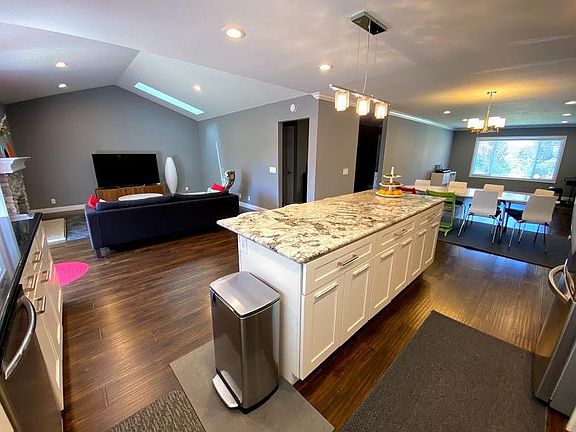 3rd image of 5576 Southcrest Way