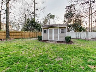 5th image of 119 Carlton Dr