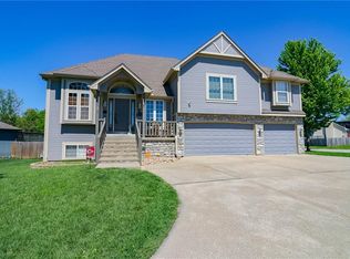 2015 Concord Dr, Independence, MO 64058