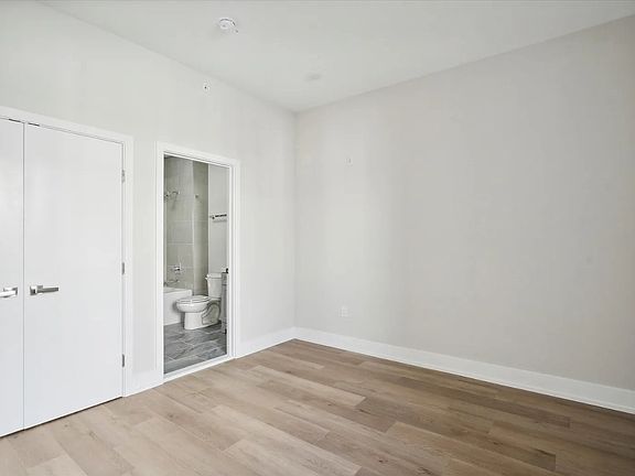 5th image of 2117 Germantown Ave #221A