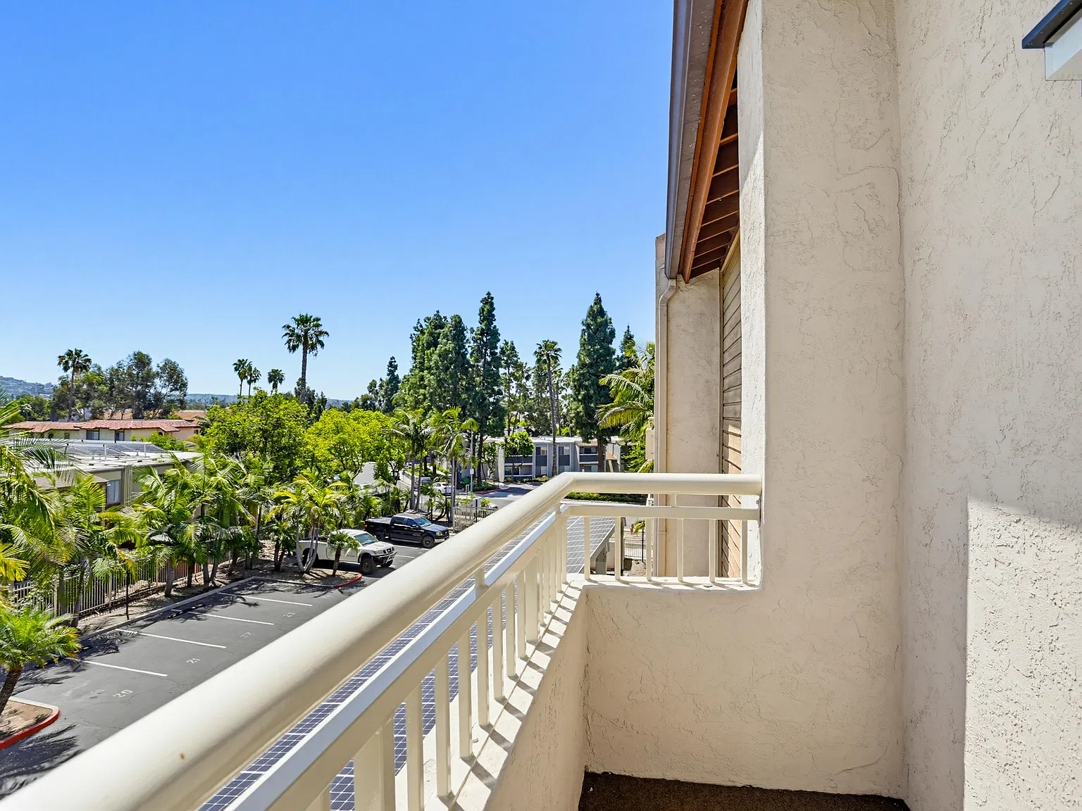 Shasta Terrace Apartments — Photo 4