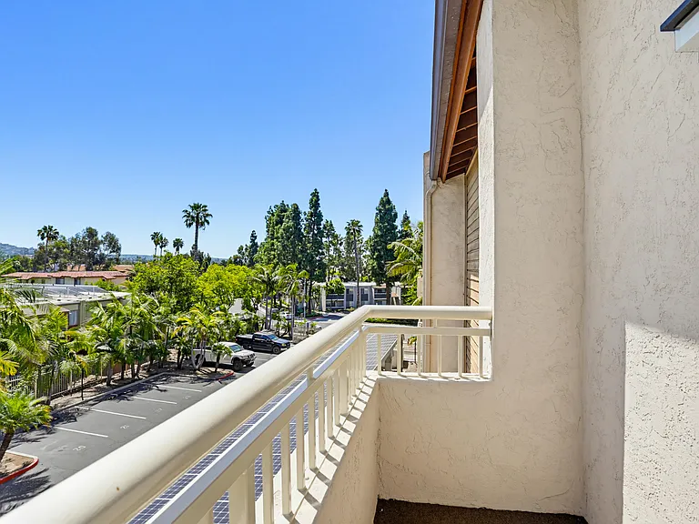 Shasta Terrace Apartments — Photo 24