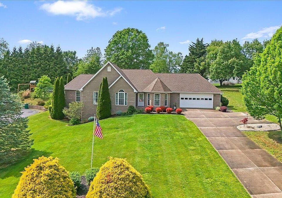 1st image of 32582 Spring Crest Dr