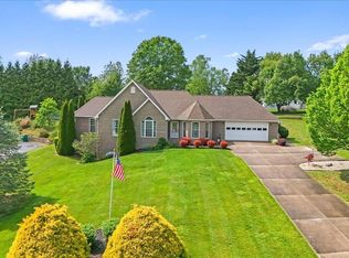 32582 Spring Crest Dr, Glade Spring, VA 24340