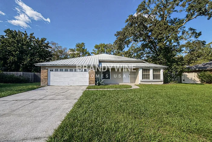 3 bed, 2.0 bath, 1584 sqft, $1,925 — Photo 2