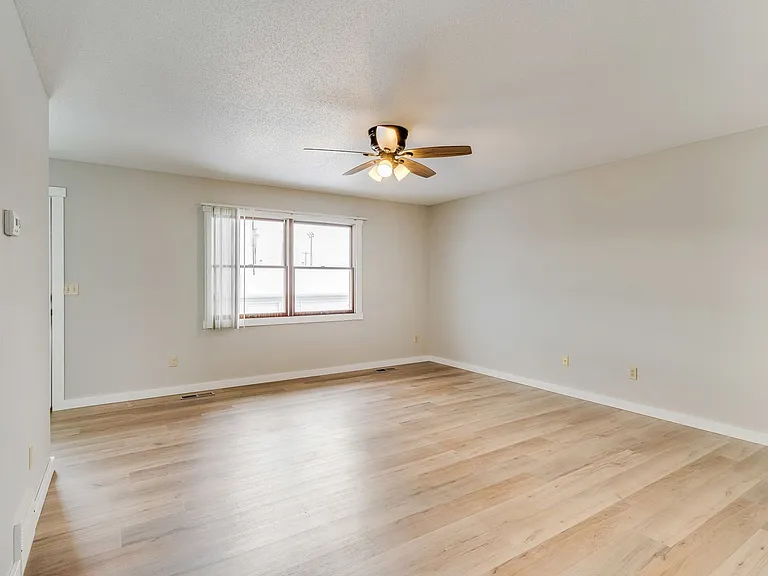 1315-1323 Branding Iron Rd — Photo 3