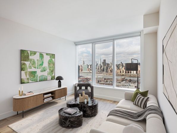 2315 44th Dr #PENTHOUSE 1C