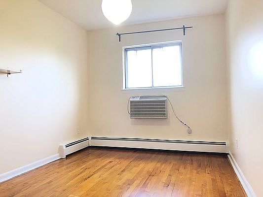 5th image of 3200 Johnson Ave #3