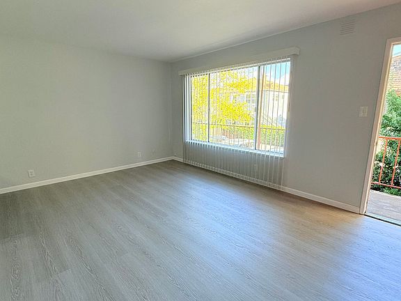 3rd image of 2235 San Antonio Ave