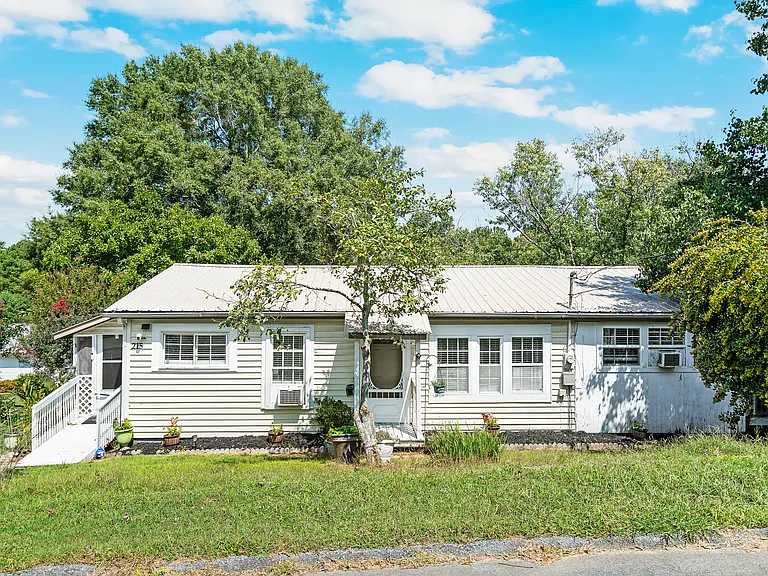 215 Wilson St — Photo 34