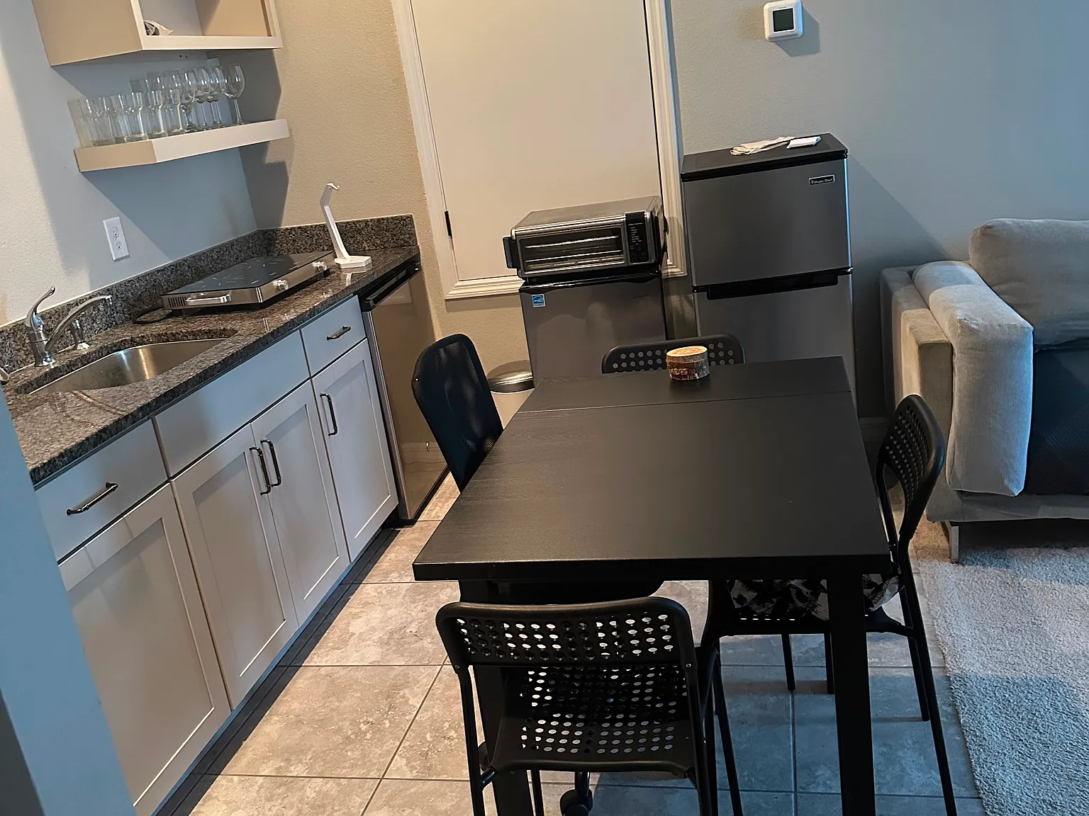 1 bed, 450 sqft, $1,600 — Photo 3