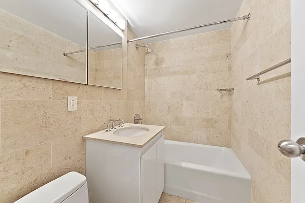 Rented by Nest Seekers International | media 10