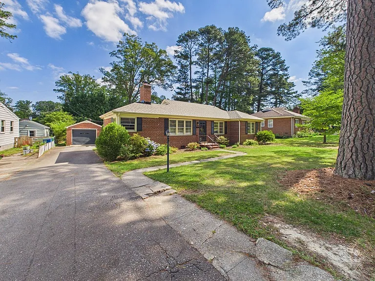 8808 Michaux Ln — Photo 3