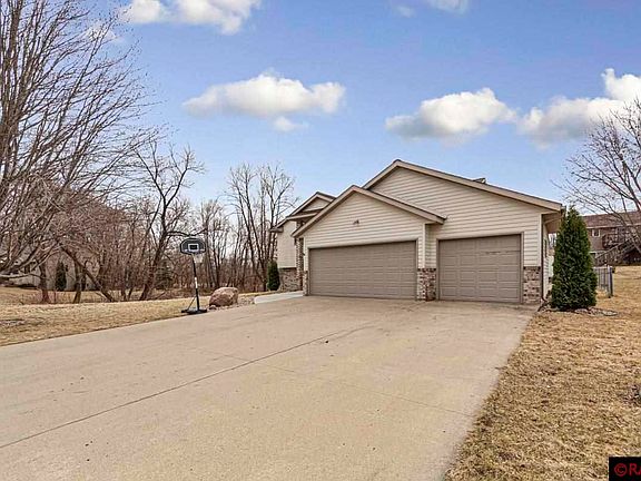 3rd image of 117 Connie Ln
