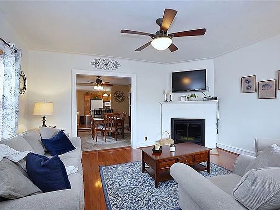 3rd image of 3724 Avenue