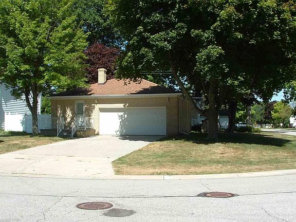 2nd image of 3007 E Woodland Dr