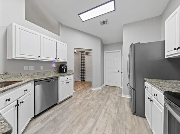 5123 Whitehurst Ln, Crestview, FL 32536