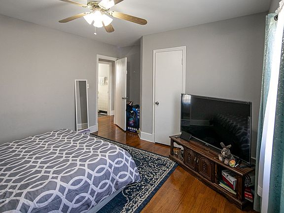 3rd image of 1601 Fenton St