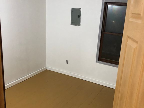 4th image of 401 Charles Ave APT 2